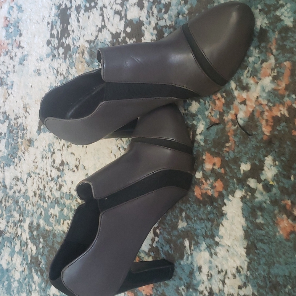 Wmen's Ankle Boots (Buy 2 pairs of shoes for $15)